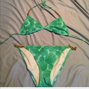 Green vs bikini